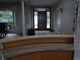 Gibralter Rock Ocean View B&B