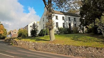 Lowbyer Manor Country House