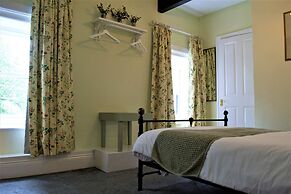 Lowbyer Manor Country House
