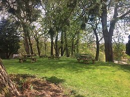 Lowbyer Manor Country House
