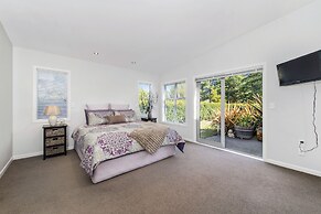 Lupin Lodge Bed and Breakfast