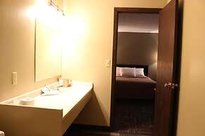 Sunlac Inn Devils Lake