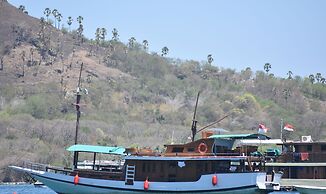 Komodo Cruise Boat
