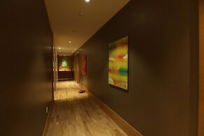 Feathers - A Radha Hotel