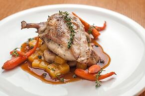 Feathers - A Radha Hotel