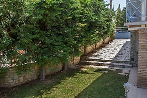 Corinthian Residence