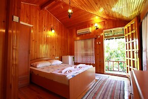 Baris Pension & Bungalows