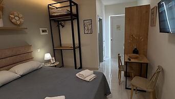 Johnhara Studios & Apartments