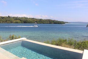 Menjangan Dynasty Resort