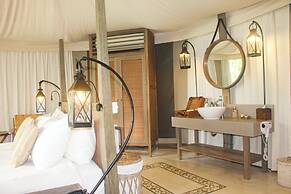 Menjangan Dynasty Resort