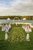 Menjangan Dynasty Resort