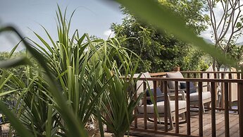 Menjangan Dynasty Resort