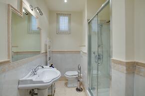 Kometa Suites & Apartments