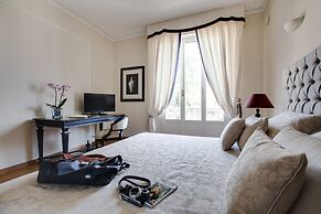 Kometa Suites & Apartments