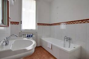 Kometa Suites & Apartments