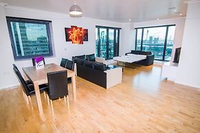 Canary Wharf - Corporate Riverside Apartments
