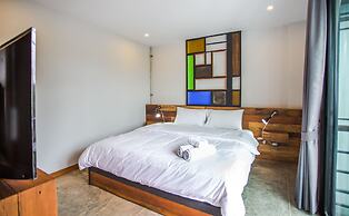 The Arak Bed Bar and Hostel