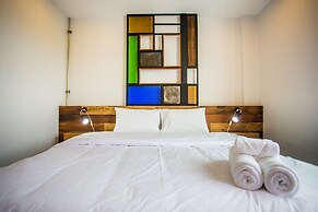 The Arak Bed Bar and Hostel