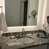 The Avenue Inn and Spa