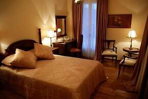 Korina Gallery Hotel