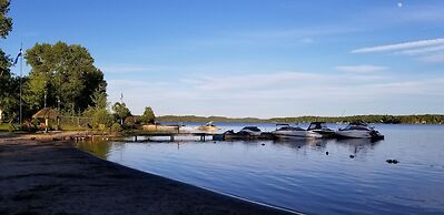 Chalets et Gîte au bord au bord du Lac Kénogami
