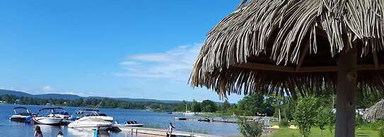 Chalets et Gîte au bord au bord du Lac Kénogami
