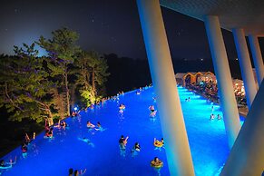 Hidden Cliff Hotel & Nature