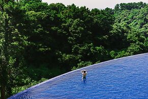 Hidden Cliff Hotel & Nature