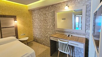 Minos Boutique Hotel