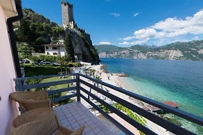 Hotel Castello Lake Front