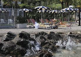 Hotel Castello Lake Front