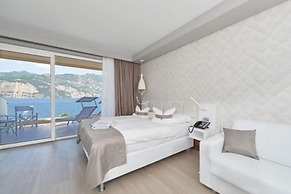 Hotel Castello Lake Front
