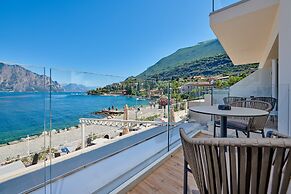 Hotel Castello Lake Front