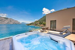 Hotel Castello Lake Front