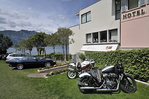 Hotel Castello Lake Front