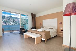 Hotel Castello Lake Front