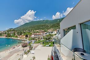 Hotel Castello Lake Front