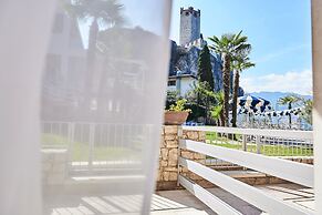 Hotel Castello Lake Front
