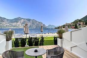 Hotel Castello Lake Front