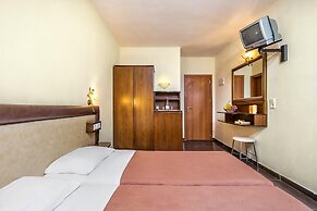 Elinotel Polis Hotel