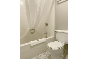 Paris Inn and Suites