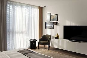 Roomers Baden-Baden, Autograph Collection