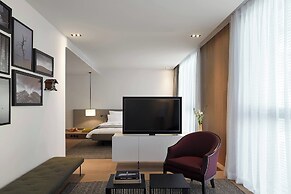 Roomers Baden-Baden, Autograph Collection