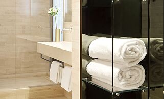 Roomers Baden-Baden, Autograph Collection