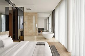 Roomers Baden-Baden, Autograph Collection