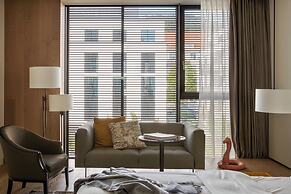 Roomers Baden-Baden, Autograph Collection