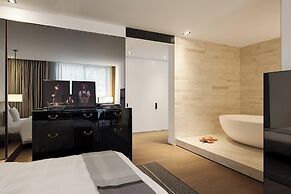 Roomers Baden-Baden, Autograph Collection