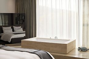 Roomers Baden-Baden, Autograph Collection