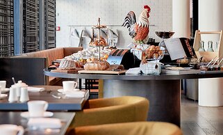 Roomers Baden-Baden, Autograph Collection