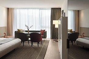 Roomers Baden-Baden, Autograph Collection